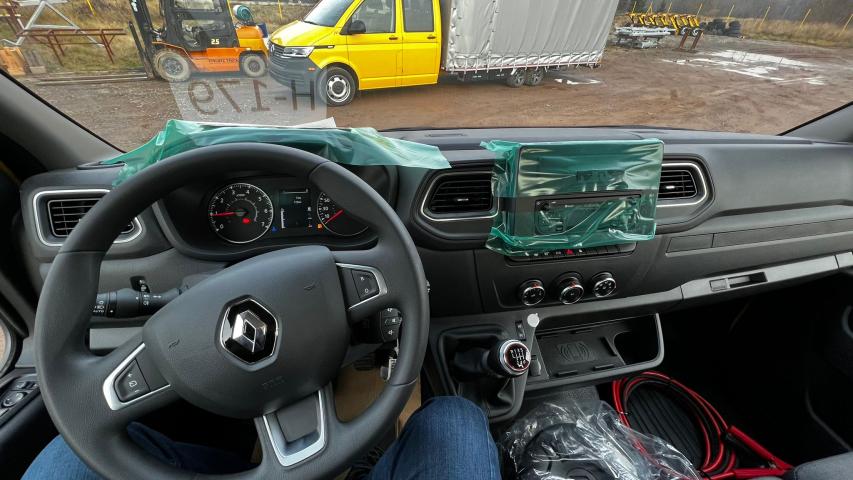 ALGEMA Mini-Blitzlader na Renault Master